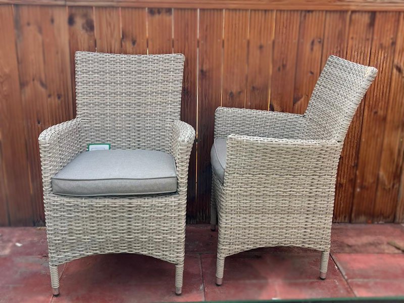 Huang 6 deals piece dining set
