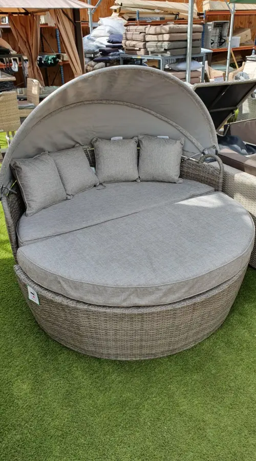 Customer Reviews for Rattan Day Bed with Canopy and Table (Grey)