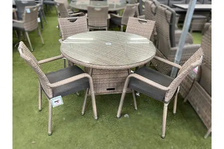 Sharnford Stacking 4 Seater Rattan Dining Set in Cappuccino Brown
