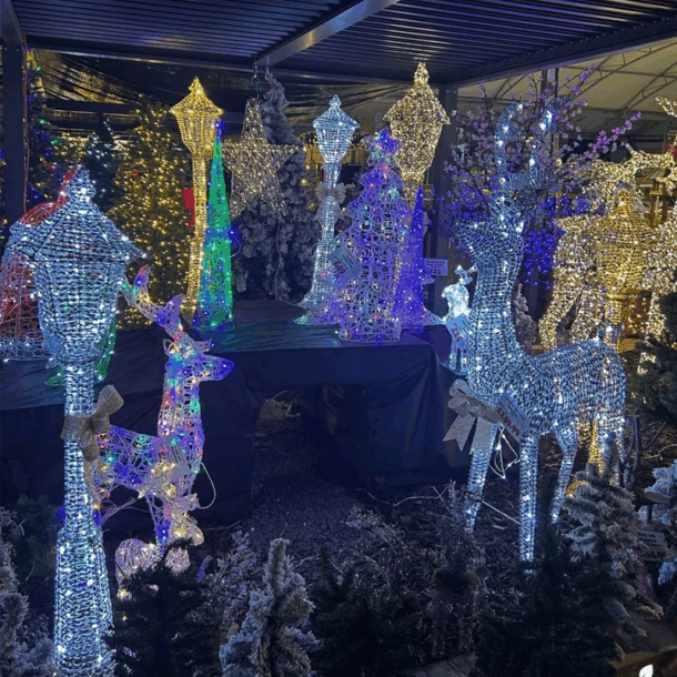 pre lit outdoor figurines and rheindeer