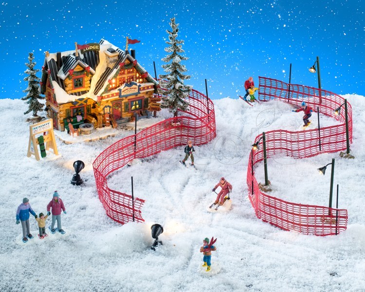 Lemax Apres-Ski Lodge Set – Complete Village Scene Set