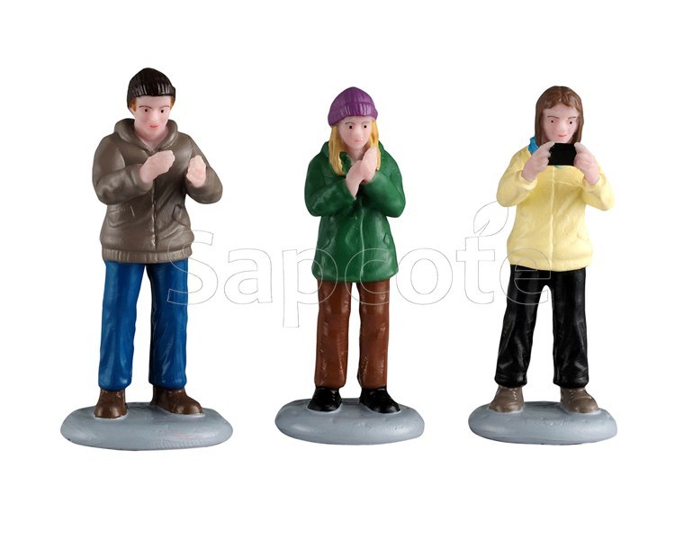 Lemax Audience – Village Figurine Set of 3